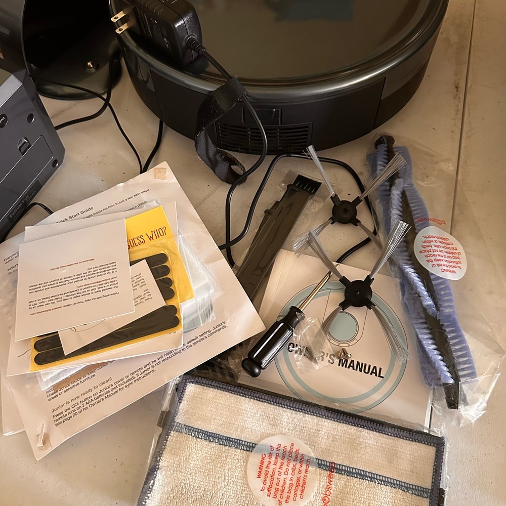 Robot Vacuum Cleaner with Accessories